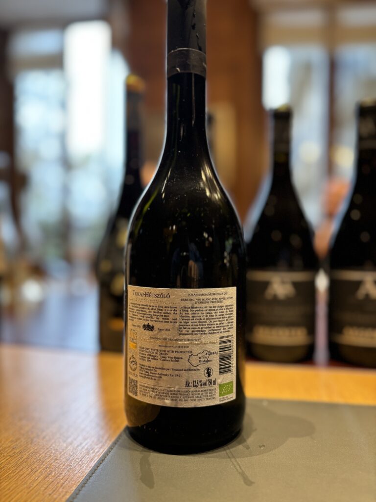 2021 Tokaj-Hetszolo, Sarga Muskotaly, Domaine Imperial Premier Cru Classe since 1772, Tokaji (back label);